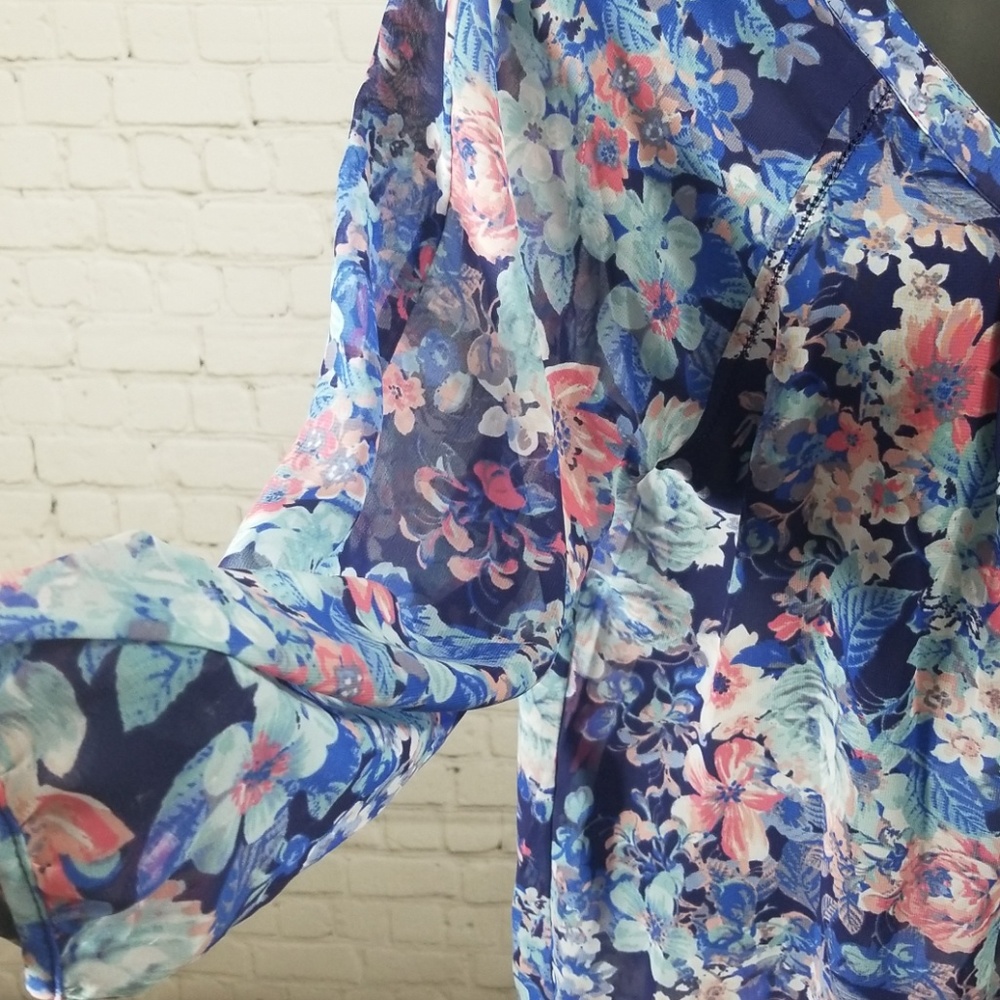 SOLD-LC Lauren Conrad Button Up Floral Blouse - Picture 4 of 6